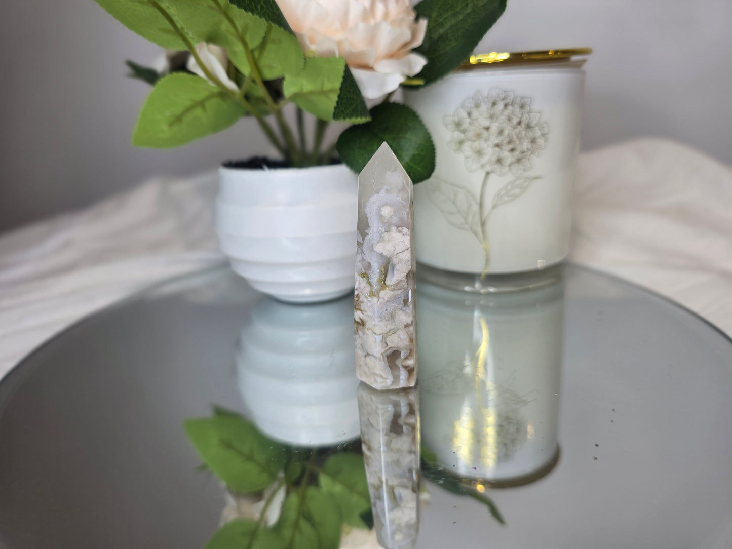 Flower agate tower