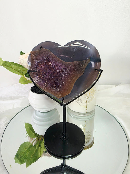 Druzy Agate heart and stand