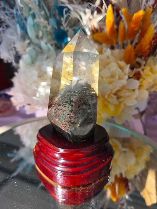 Garden quartz and stand