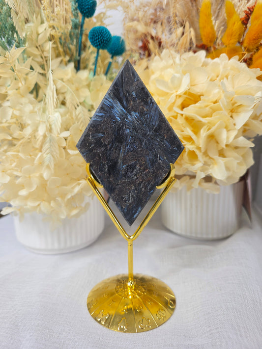 astrophyllite fireworks diamond (a)