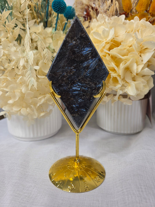 astrophyllite fireworks diamond (g)