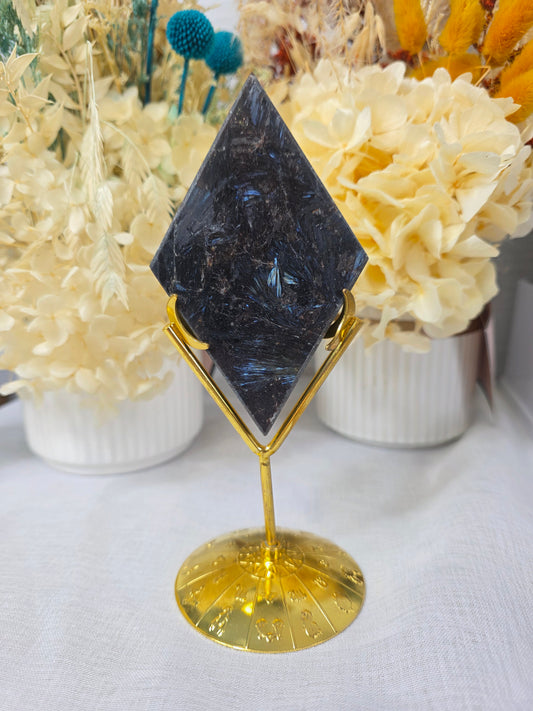 astrophyllite fireworks diamond (h)