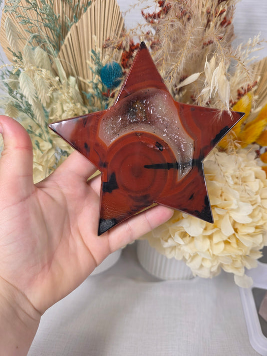 sardonyx agate druzy star carving