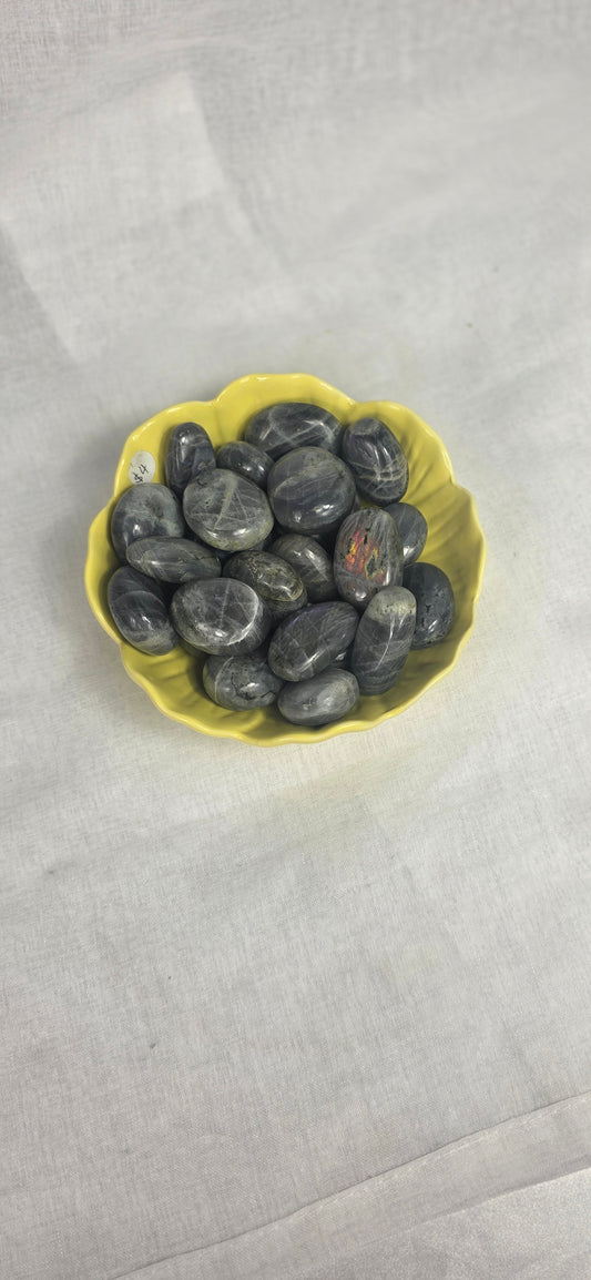 Labradorite tumble